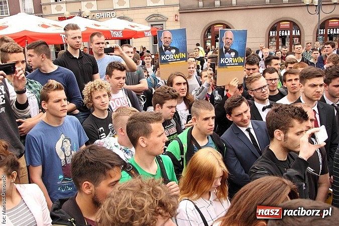 Zdjęcie w galerii na portalu naszraciborz.pl: Każdy jest kowalem swojego losu, czyli Janusz Korwin-Mikke w Raciborzu wiadomości z regionu