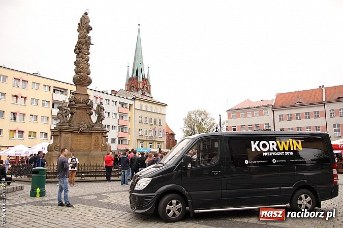 Zdjęcie w galerii na portalu naszraciborz.pl: Każdy jest kowalem swojego losu, czyli Janusz Korwin-Mikke w Raciborzu wiadomości z regionu
