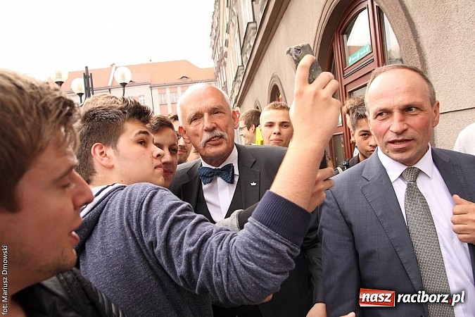 Zdjęcie w galerii na portalu naszraciborz.pl: Każdy jest kowalem swojego losu, czyli Janusz Korwin-Mikke w Raciborzu wiadomości z regionu