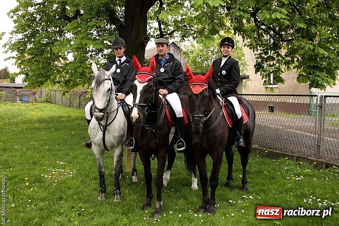 Zdjęcie w galerii na portalu naszraciborz.pl: W Pogrzebieniu 137. raz szli w procesji na św. Floriana. Prosili o ochronę przed gradem wiadomości z regionu