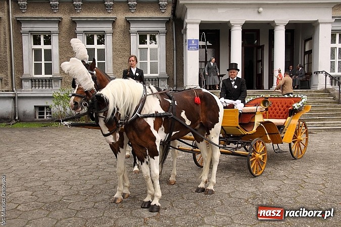 Zdjęcie w galerii na portalu naszraciborz.pl: W Pogrzebieniu 137. raz szli w procesji na św. Floriana. Prosili o ochronę przed gradem wiadomości z regionu