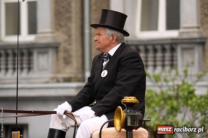 Zdjęcie w galerii na portalu naszraciborz.pl: W Pogrzebieniu 137. raz szli w procesji na św. Floriana. Prosili o ochronę przed gradem wiadomości z regionu