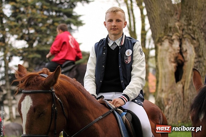 Zdjęcie w galerii na portalu naszraciborz.pl: W Pogrzebieniu 137. raz szli w procesji na św. Floriana. Prosili o ochronę przed gradem wiadomości z regionu