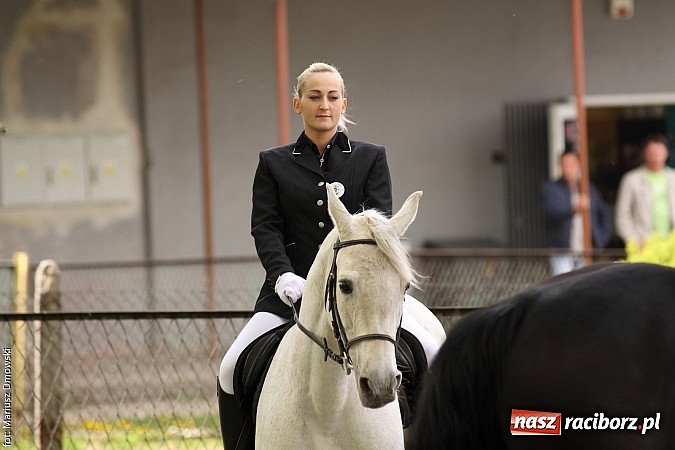Zdjęcie w galerii na portalu naszraciborz.pl: W Pogrzebieniu 137. raz szli w procesji na św. Floriana. Prosili o ochronę przed gradem wiadomości z regionu