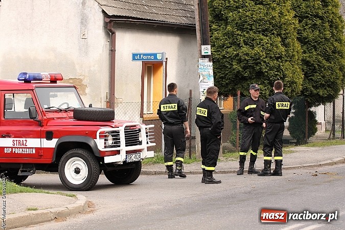 Zdjęcie w galerii na portalu naszraciborz.pl: W Pogrzebieniu 137. raz szli w procesji na św. Floriana. Prosili o ochronę przed gradem wiadomości z regionu