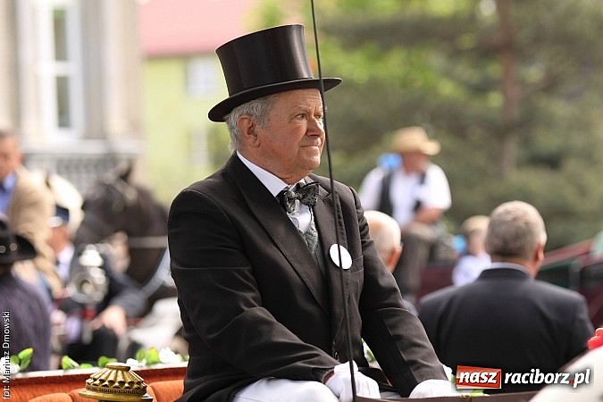 Zdjęcie w galerii na portalu naszraciborz.pl: W Pogrzebieniu 137. raz szli w procesji na św. Floriana. Prosili o ochronę przed gradem wiadomości z regionu
