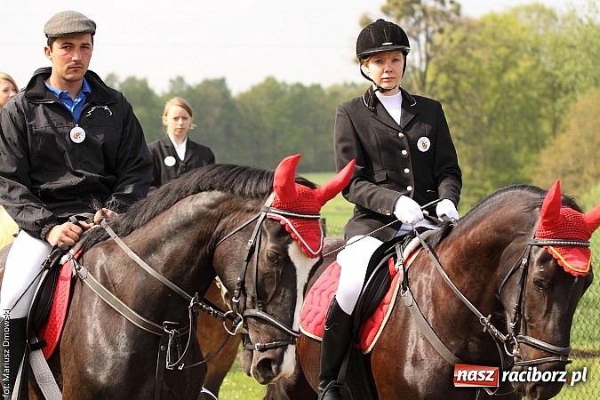 Zdjęcie w galerii na portalu naszraciborz.pl: W Pogrzebieniu 137. raz szli w procesji na św. Floriana. Prosili o ochronę przed gradem wiadomości z regionu