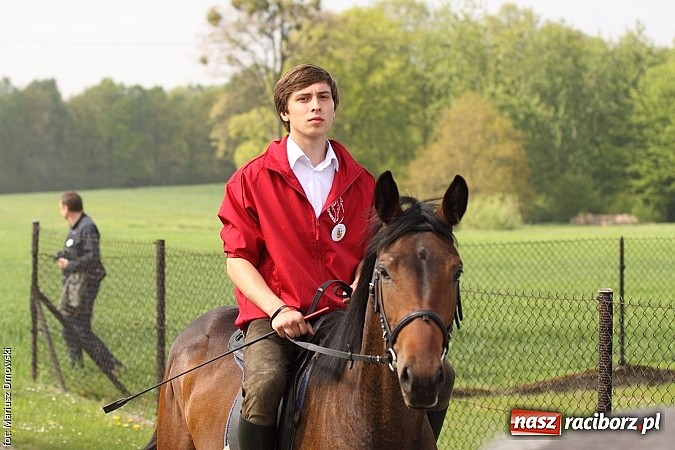 Zdjęcie w galerii na portalu naszraciborz.pl: W Pogrzebieniu 137. raz szli w procesji na św. Floriana. Prosili o ochronę przed gradem wiadomości z regionu