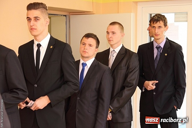 Zdjęcie w galerii na portalu naszraciborz.pl: Mechanik. Trwa drugi egzamin maturalny. Dziś matematyka wiadomości z regionu