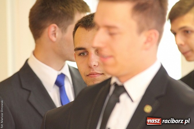 Zdjęcie w galerii na portalu naszraciborz.pl: Mechanik. Trwa drugi egzamin maturalny. Dziś matematyka wiadomości z regionu