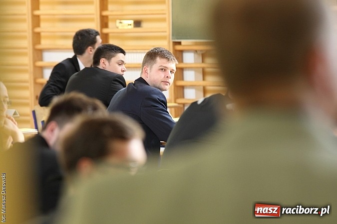 Zdjęcie w galerii na portalu naszraciborz.pl: Mechanik. Trwa drugi egzamin maturalny. Dziś matematyka wiadomości z regionu