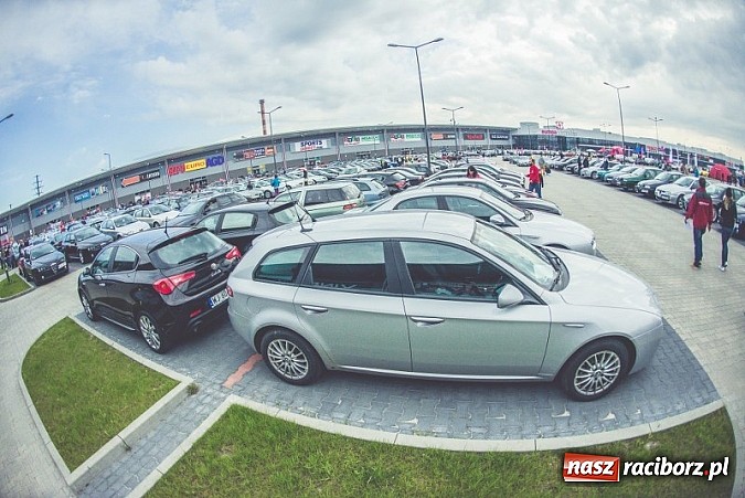 Zdjęcie w galerii na portalu naszraciborz.pl: Ponad tysiąc aut marki Alfa Romeo w jednym miejscu  wiadomości z regionu