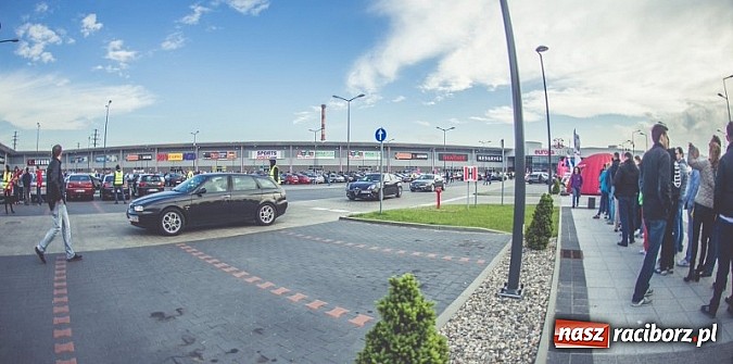 Zdjęcie w galerii na portalu naszraciborz.pl: Ponad tysiąc aut marki Alfa Romeo w jednym miejscu  wiadomości z regionu