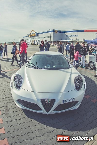 Zdjęcie w galerii na portalu naszraciborz.pl: Ponad tysiąc aut marki Alfa Romeo w jednym miejscu  wiadomości z regionu