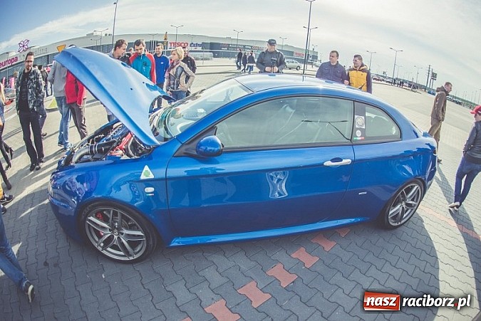 Zdjęcie w galerii na portalu naszraciborz.pl: Ponad tysiąc aut marki Alfa Romeo w jednym miejscu  wiadomości z regionu