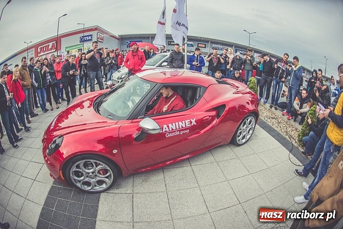 Zdjęcie w galerii na portalu naszraciborz.pl: Ponad tysiąc aut marki Alfa Romeo w jednym miejscu  wiadomości z regionu