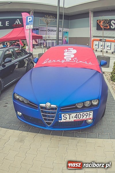 Zdjęcie w galerii na portalu naszraciborz.pl: Ponad tysiąc aut marki Alfa Romeo w jednym miejscu  wiadomości z regionu