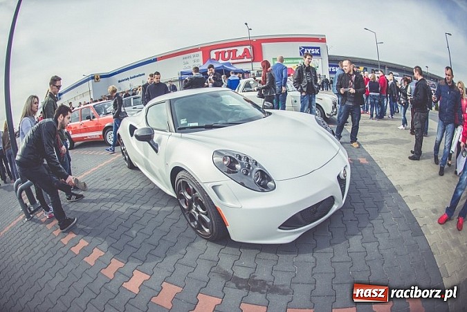 Zdjęcie w galerii na portalu naszraciborz.pl: Ponad tysiąc aut marki Alfa Romeo w jednym miejscu  wiadomości z regionu