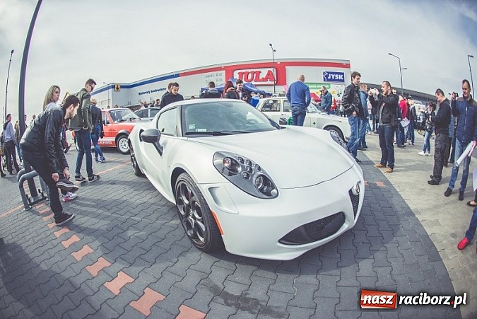 Zdjęcie w galerii na portalu naszraciborz.pl: Ponad tysiąc aut marki Alfa Romeo w jednym miejscu  wiadomości z regionu
