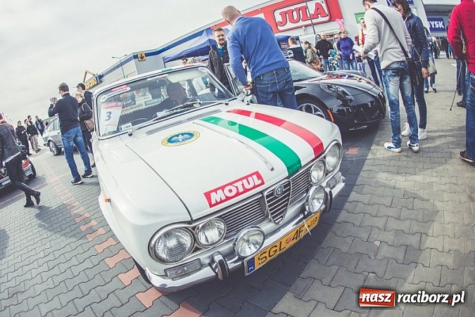 Zdjęcie w galerii na portalu naszraciborz.pl: Ponad tysiąc aut marki Alfa Romeo w jednym miejscu  wiadomości z regionu