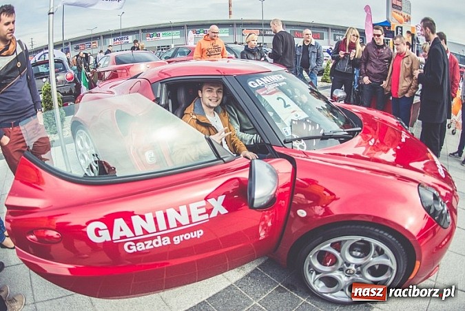 Zdjęcie w galerii na portalu naszraciborz.pl: Ponad tysiąc aut marki Alfa Romeo w jednym miejscu  wiadomości z regionu