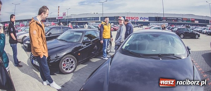 Zdjęcie w galerii na portalu naszraciborz.pl: Ponad tysiąc aut marki Alfa Romeo w jednym miejscu  wiadomości z regionu