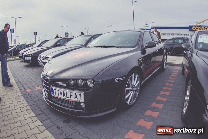 Zdjęcie w galerii na portalu naszraciborz.pl: Ponad tysiąc aut marki Alfa Romeo w jednym miejscu  wiadomości z regionu