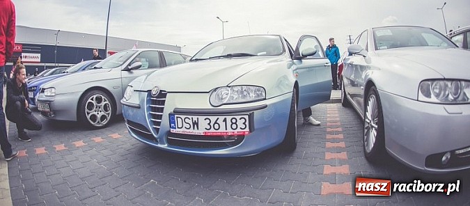 Zdjęcie w galerii na portalu naszraciborz.pl: Ponad tysiąc aut marki Alfa Romeo w jednym miejscu  wiadomości z regionu