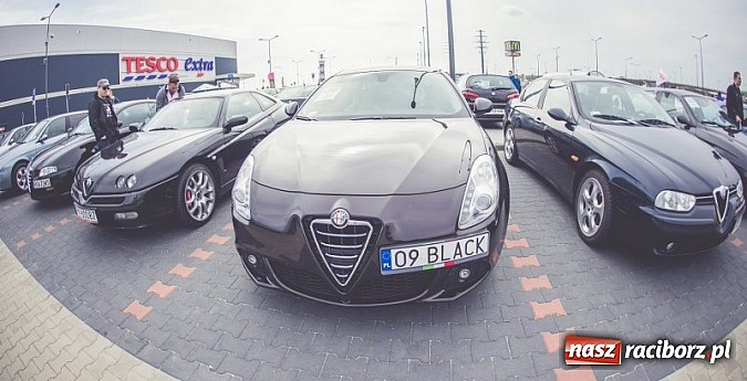 Zdjęcie w galerii na portalu naszraciborz.pl: Ponad tysiąc aut marki Alfa Romeo w jednym miejscu  wiadomości z regionu