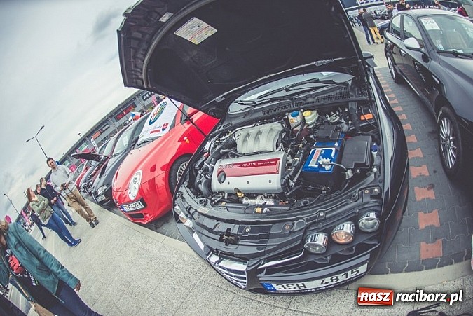 Zdjęcie w galerii na portalu naszraciborz.pl: Ponad tysiąc aut marki Alfa Romeo w jednym miejscu  wiadomości z regionu