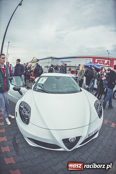 Zdjęcie w galerii na portalu naszraciborz.pl: Ponad tysiąc aut marki Alfa Romeo w jednym miejscu  wiadomości z regionu