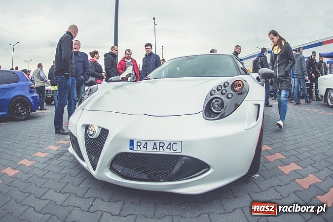 Zdjęcie w galerii na portalu naszraciborz.pl: Ponad tysiąc aut marki Alfa Romeo w jednym miejscu  wiadomości z regionu