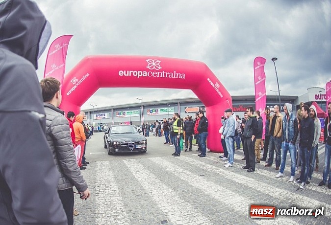 Zdjęcie w galerii na portalu naszraciborz.pl: Ponad tysiąc aut marki Alfa Romeo w jednym miejscu  wiadomości z regionu