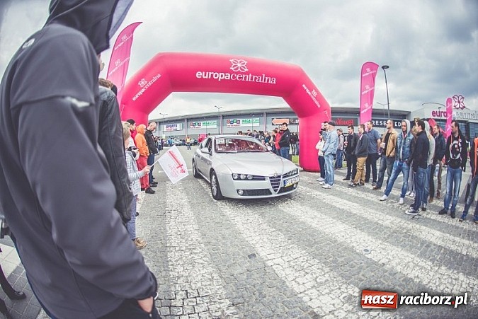 Zdjęcie w galerii na portalu naszraciborz.pl: Ponad tysiąc aut marki Alfa Romeo w jednym miejscu  wiadomości z regionu