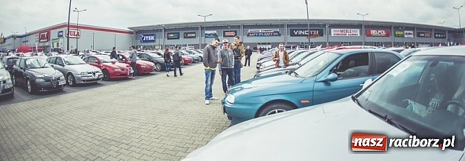 Zdjęcie w galerii na portalu naszraciborz.pl: Ponad tysiąc aut marki Alfa Romeo w jednym miejscu  wiadomości z regionu