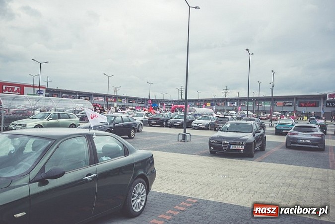 Zdjęcie w galerii na portalu naszraciborz.pl: Ponad tysiąc aut marki Alfa Romeo w jednym miejscu  wiadomości z regionu