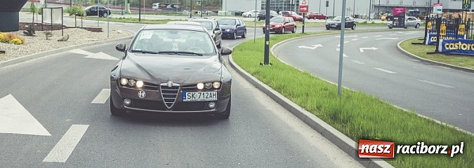 Zdjęcie w galerii na portalu naszraciborz.pl: Ponad tysiąc aut marki Alfa Romeo w jednym miejscu  wiadomości z regionu