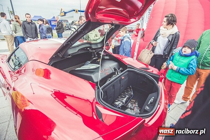 Zdjęcie w galerii na portalu naszraciborz.pl: Ponad tysiąc aut marki Alfa Romeo w jednym miejscu  wiadomości z regionu