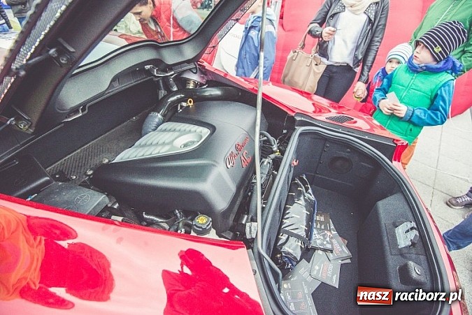Zdjęcie w galerii na portalu naszraciborz.pl: Ponad tysiąc aut marki Alfa Romeo w jednym miejscu  wiadomości z regionu