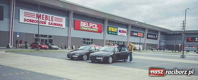 Zdjęcie w galerii na portalu naszraciborz.pl: Ponad tysiąc aut marki Alfa Romeo w jednym miejscu  wiadomości z regionu