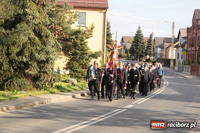 Zdjęcie w galerii na portalu naszraciborz.pl: Wojnowiczanie poszli w procesji do św. Floriana wiadomości z regionu