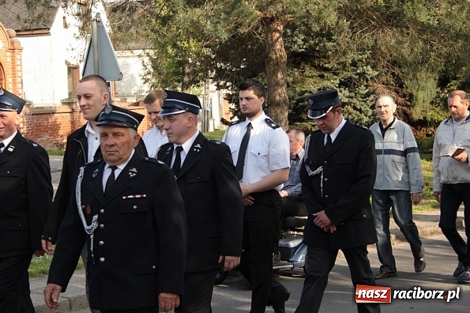 Zdjęcie w galerii na portalu naszraciborz.pl: Wojnowiczanie poszli w procesji do św. Floriana wiadomości z regionu