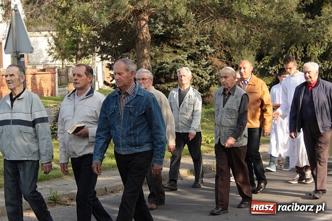 Zdjęcie w galerii na portalu naszraciborz.pl: Wojnowiczanie poszli w procesji do św. Floriana wiadomości z regionu