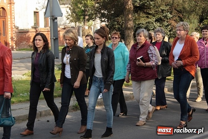 Zdjęcie w galerii na portalu naszraciborz.pl: Wojnowiczanie poszli w procesji do św. Floriana wiadomości z regionu