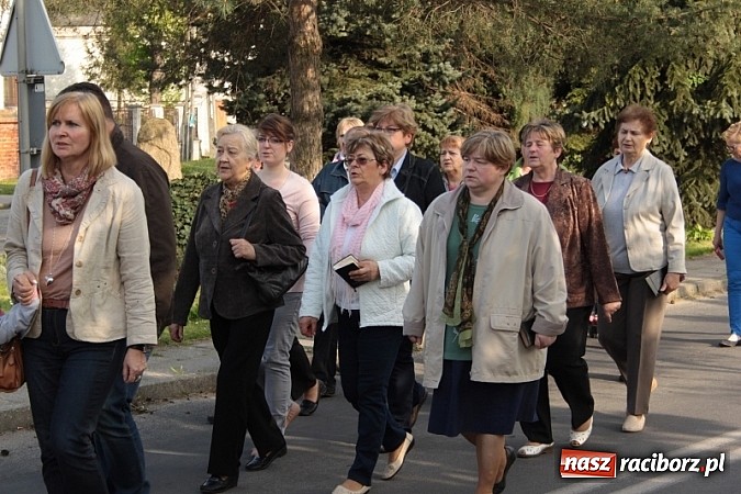 Zdjęcie w galerii na portalu naszraciborz.pl: Wojnowiczanie poszli w procesji do św. Floriana wiadomości z regionu