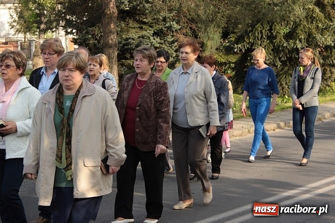 Zdjęcie w galerii na portalu naszraciborz.pl: Wojnowiczanie poszli w procesji do św. Floriana wiadomości z regionu