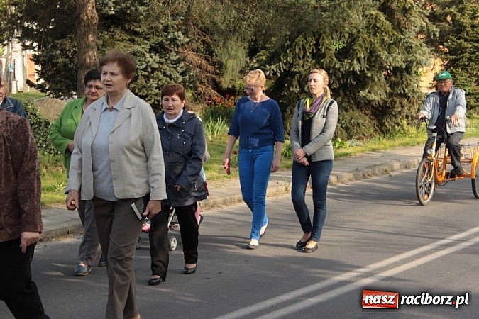 Zdjęcie w galerii na portalu naszraciborz.pl: Wojnowiczanie poszli w procesji do św. Floriana wiadomości z regionu