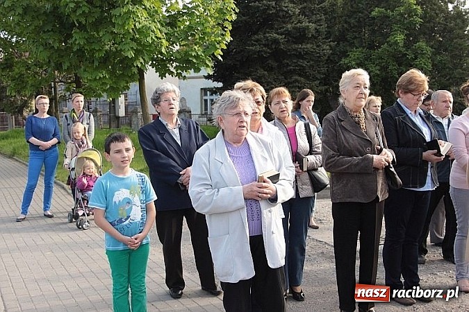 Zdjęcie w galerii na portalu naszraciborz.pl: Wojnowiczanie poszli w procesji do św. Floriana wiadomości z regionu