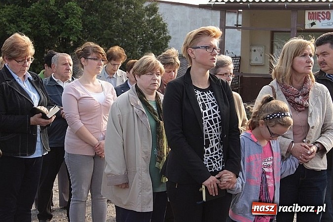 Zdjęcie w galerii na portalu naszraciborz.pl: Wojnowiczanie poszli w procesji do św. Floriana wiadomości z regionu