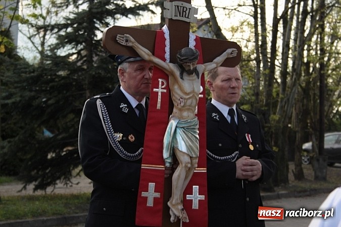 Zdjęcie w galerii na portalu naszraciborz.pl: Wojnowiczanie poszli w procesji do św. Floriana wiadomości z regionu